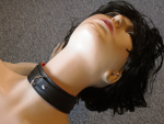 Leder Halsband schwarz rote Halsfessel Bondage a