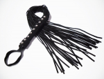 Wildleder-Peitsche mit 62cm Länge und 30 soft Tails a